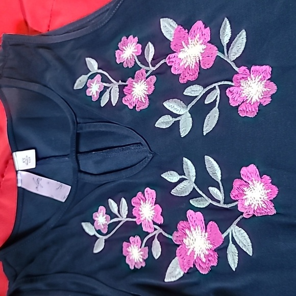 Girls sleevless blouse - Picture 2 of 5